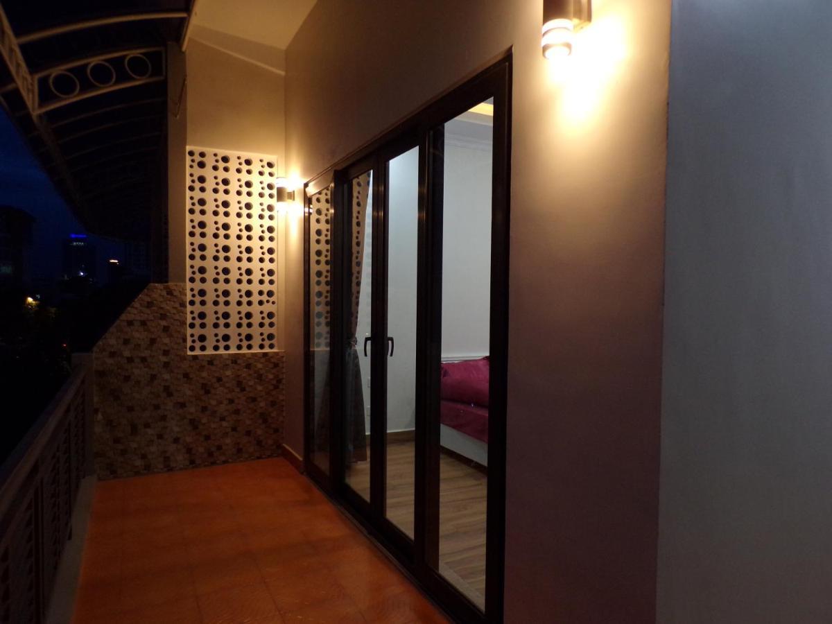 Ananta Aster Phnom Penh Exterior photo